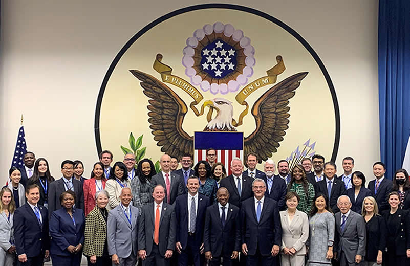 Debra Tsuchiyama Baker travels to Japan with Mayor Sylvester Turner as a delegate for the City’s investment and trade mission